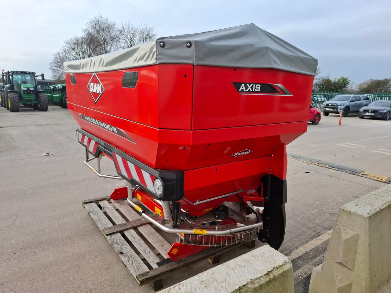 Kuhn Axis 50.2 M EMC W - Distributeur d'engrais: photos 2 Kuhn Axis 50.2 M EMC W - Distributeur d'engrais: photos 2