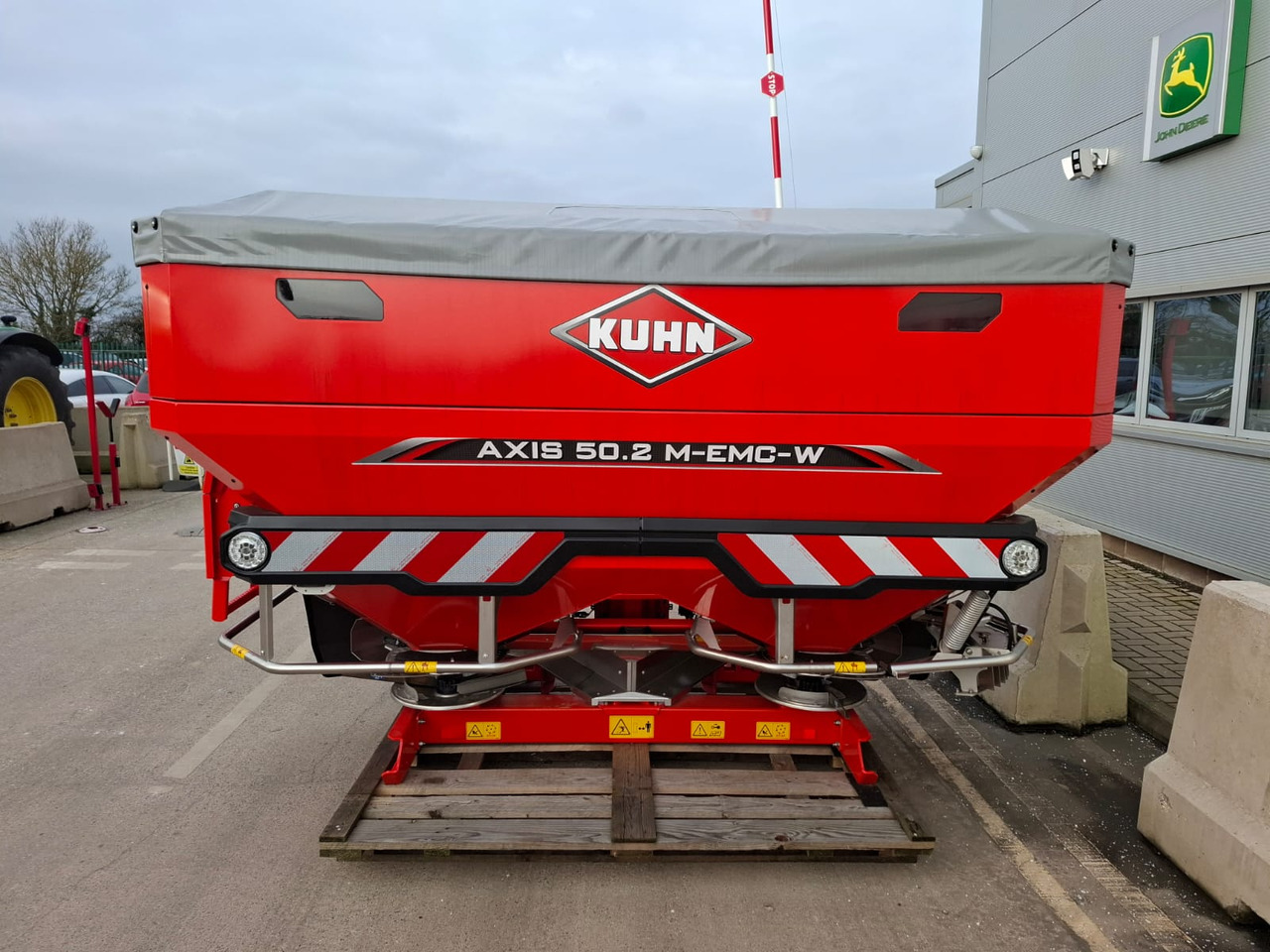 Kuhn Axis 50.2 M EMC W - Distributeur d'engrais: photos 1 Kuhn Axis 50.2 M EMC W - Distributeur d'engrais: photos 1