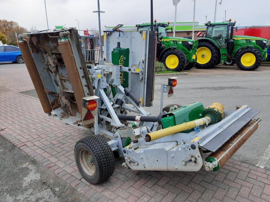 Major MJ76-360 Contoura mower - Broyeur/ Épareuse: photos 3 Major MJ76-360 Contoura mower - Broyeur/ Épareuse: photos 3