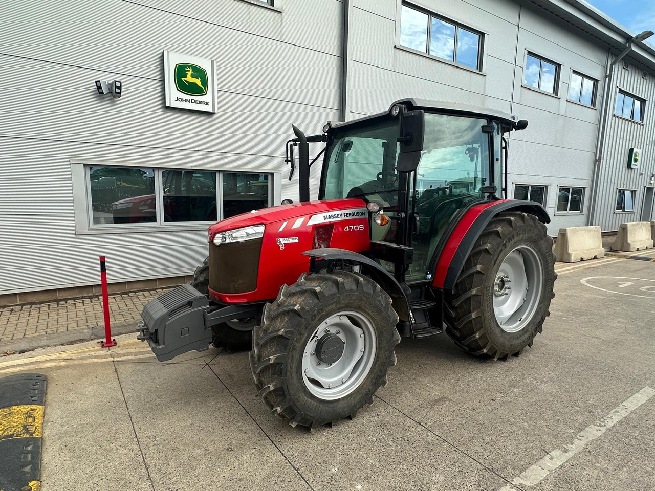 Massey Ferguson 4709 - Tracteur agricole: photos 1 Massey Ferguson 4709 - Tracteur agricole: photos 1