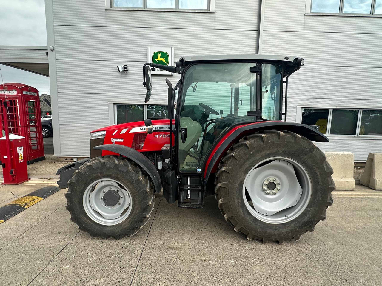 Massey Ferguson 4709 - Tracteur agricole: photos 2 Massey Ferguson 4709 - Tracteur agricole: photos 2