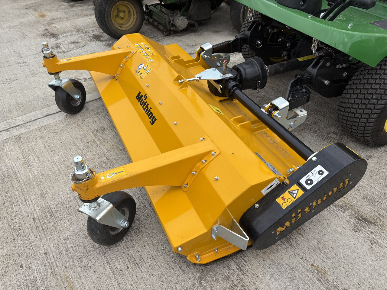 Muthing MU-FM160 JD Outfront Flail Mower Demo - Broyeur à axe horizontal: photos 3 Muthing MU-FM160 JD Outfront Flail Mower Demo - Broyeur à axe horizontal: photos 3