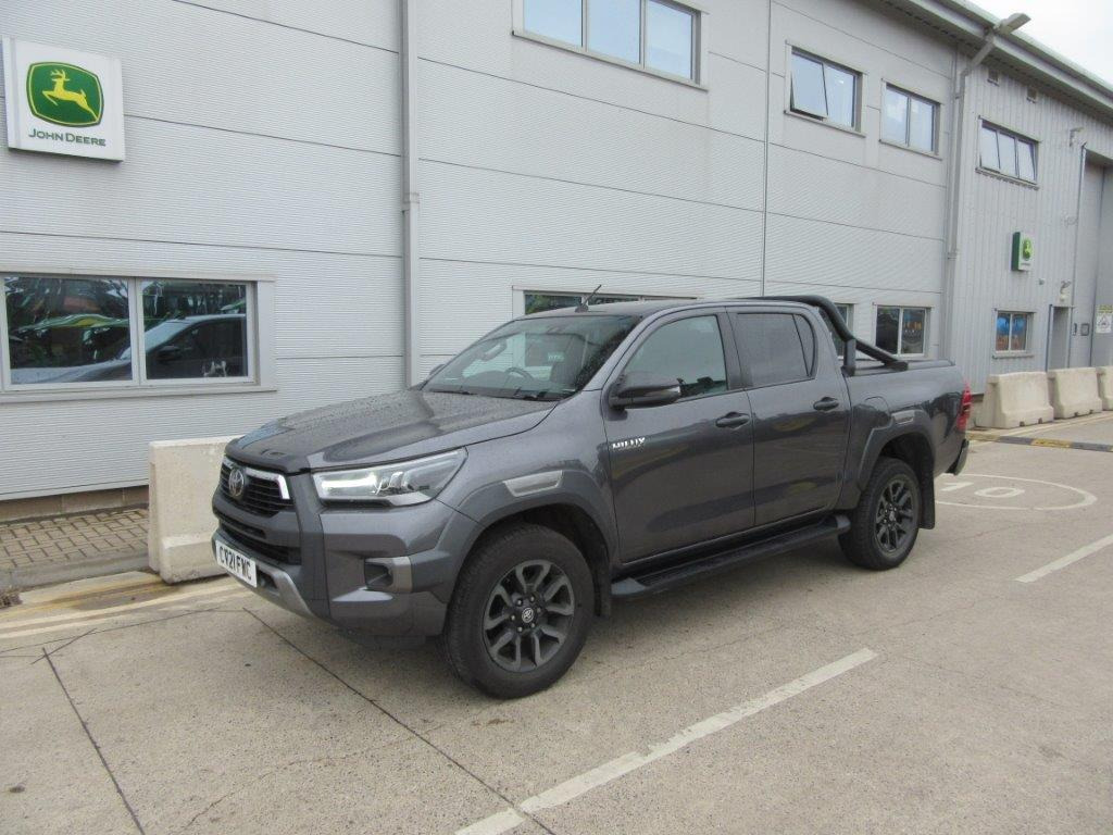 Toyota Hilux Invincible X - Pick-up: photos 2 Toyota Hilux Invincible X - Pick-up: photos 2