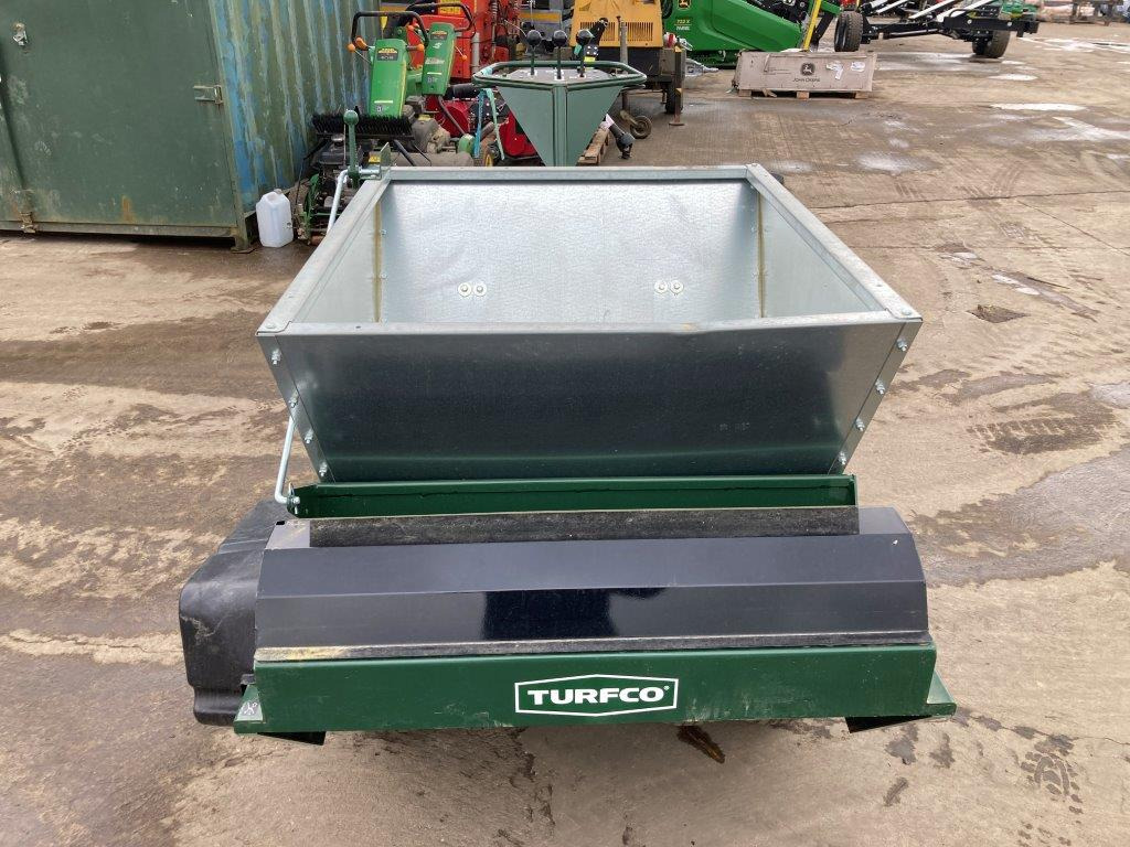 Turfco F15B Mete-R-Matic topdresser - Matériel de jardinage: photos 2 Turfco F15B Mete-R-Matic topdresser - Matériel de jardinage: photos 2