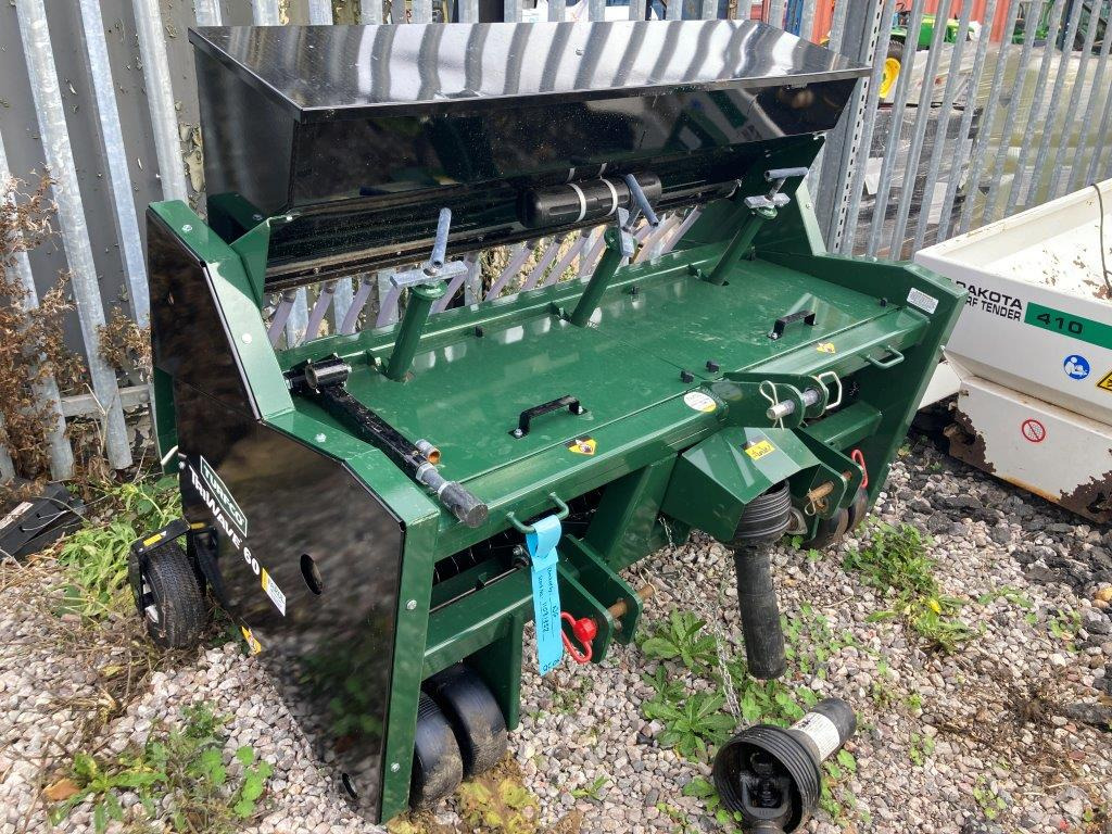 Turfco TriWave™ 60 Overseeder - Semoir/ Planteuse: photos 2 Turfco TriWave™ 60 Overseeder - Semoir/ Planteuse: photos 2