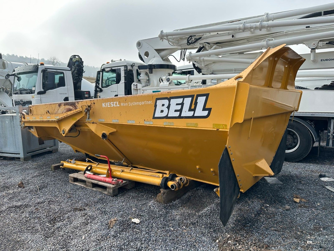 Bell B 25 E Dumper Mulden Kipper Aufbau - Benne pour poids lourds: photos 2 Bell B 25 E Dumper Mulden Kipper Aufbau - Benne pour poids lourds: photos 2