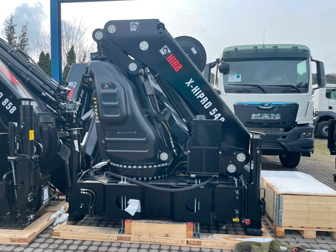 Camion grue Kran HIAB X-HIPRO 548E-8: photos 1