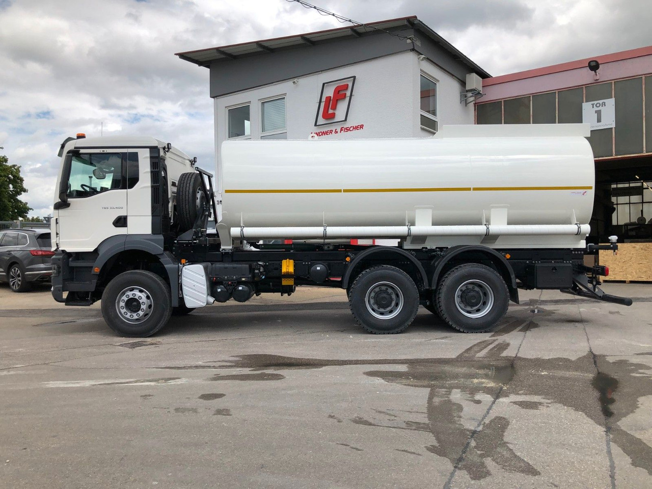 MAN TGS 33.440 6x4 Wasser Tank 20.000 - Camion citerne, Camion grue: photos 1 MAN TGS 33.440 6x4 Wasser Tank 20.000 - Camion citerne, Camion grue: photos 1