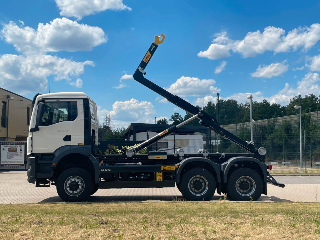 MAN TGS 33.440 6x6 Euro6e Hyva - Hiab MultiLift - Camion ampliroll, Camion grue: photos 3 MAN TGS 33.440 6x6 Euro6e Hyva - Hiab MultiLift - Camion ampliroll, Camion grue: photos 3