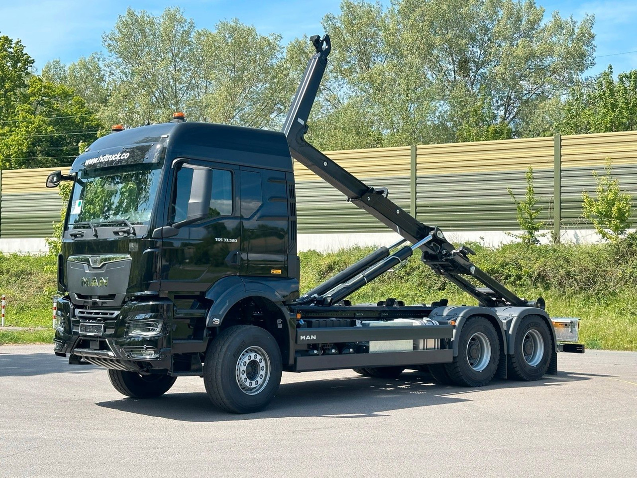 MAN TGS 33.520 6X4 Euro6e Abrollkipper MULTILIFT - Camion ampliroll, Camion grue: photos 3 MAN TGS 33.520 6X4 Euro6e Abrollkipper MULTILIFT - Camion ampliroll, Camion grue: photos 3