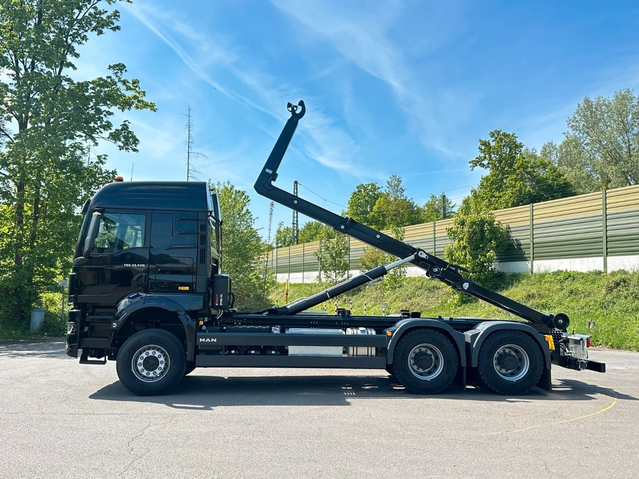 MAN TGS 33.520 6X4 Euro6e Abrollkipper MULTILIFT - Camion ampliroll, Camion grue: photos 4 MAN TGS 33.520 6X4 Euro6e Abrollkipper MULTILIFT - Camion ampliroll, Camion grue: photos 4