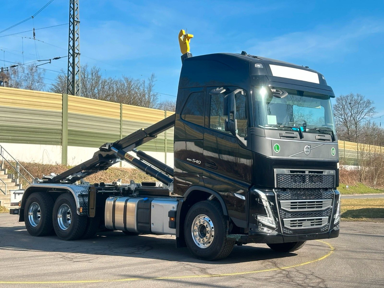 Volvo FH 540 6x4 Abrollkipper Hyva 20-60 - Camion ampliroll, Camion grue: photos 1 Volvo FH 540 6x4 Abrollkipper Hyva 20-60 - Camion ampliroll, Camion grue: photos 1
