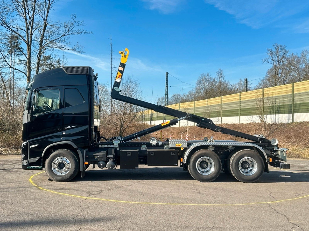 Volvo FH 540 6x4 Abrollkipper Hyva 20-60 - Camion ampliroll, Camion grue: photos 4 Volvo FH 540 6x4 Abrollkipper Hyva 20-60 - Camion ampliroll, Camion grue: photos 4