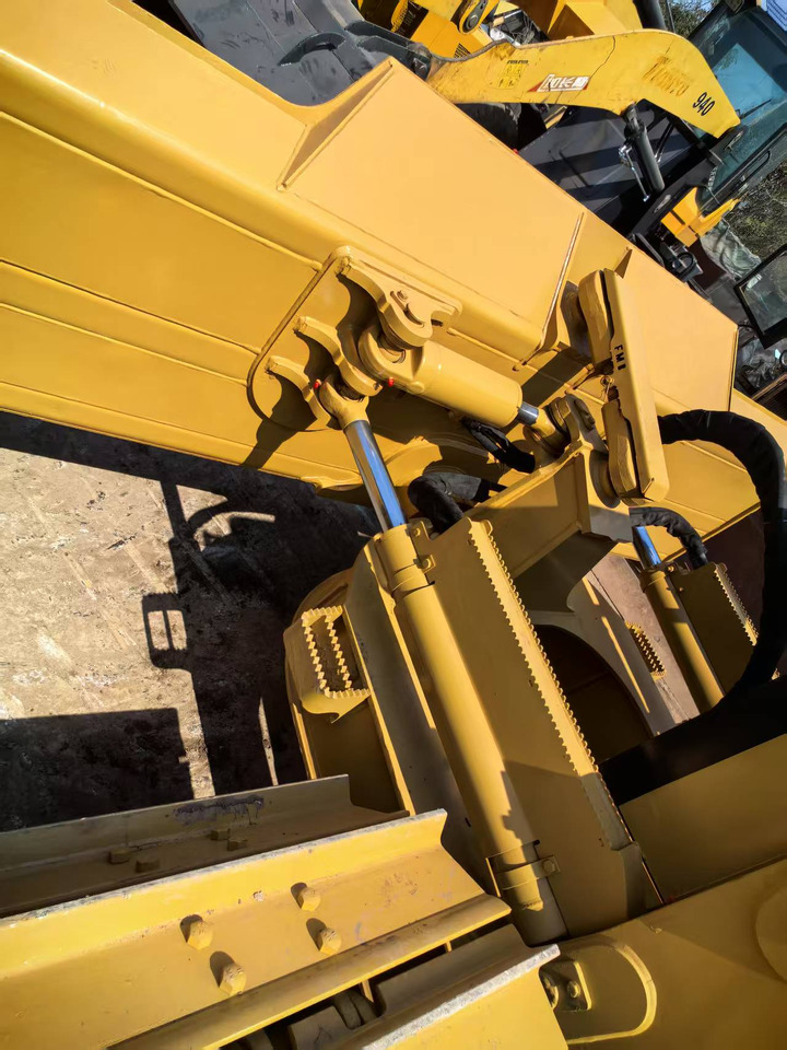 CATERPILLAR D6K - Bulldozer: photos 4 CATERPILLAR D6K - Bulldozer: photos 4
