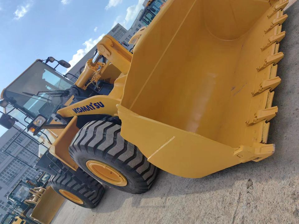 Hot Sale Used Komatsu WA380-6 Wheel Loader Backhoe Loader with Excellent Front Loading Feature - Chargeuse sur pneus: photos 3 Hot Sale Used Komatsu WA380-6 Wheel Loader Backhoe Loader with Excellent Front Loading Feature - Chargeuse sur pneus: photos 3