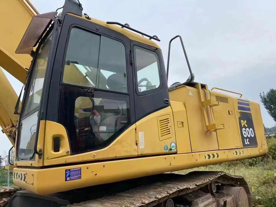 Original Good Condition USED Excavator PC600LC-8 60 Ton Excavator Crawler Excavator for Komatsu on Sale - Pelle sur chenille: photos 5 Original Good Condition USED Excavator PC600LC-8 60 Ton Excavator Crawler Excavator for Komatsu on Sale - Pelle sur chenille: photos 5