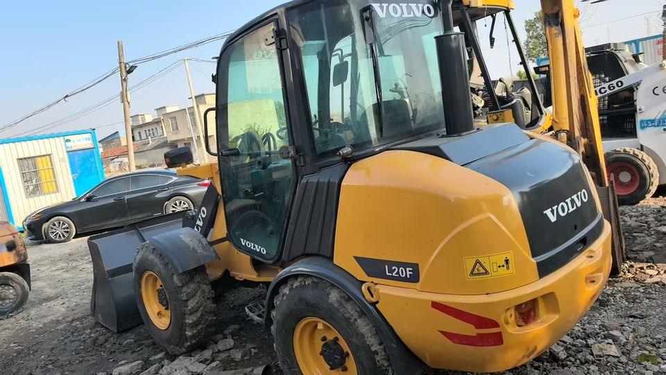 Preferential Price Used Volvo L20F Small Skid Steer Loader Secondhand VOLVO L20f Mini Wheel Loader in Good Condition for Sale - Chargeuse sur pneus: photos 2 Preferential Price Used Volvo L20F Small Skid Steer Loader Secondhand VOLVO L20f Mini Wheel Loader in Good Condition for Sale - Chargeuse sur pneus: photos 2