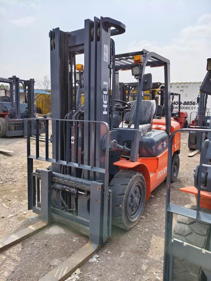Triple Mast Design Sideshifter Used Heli 3-Ton Forklift Truck With Free Lift Cylinder - Chariot élévateur diesel: photos 2 Triple Mast Design Sideshifter Used Heli 3-Ton Forklift Truck With Free Lift Cylinder - Chariot élévateur diesel: photos 2