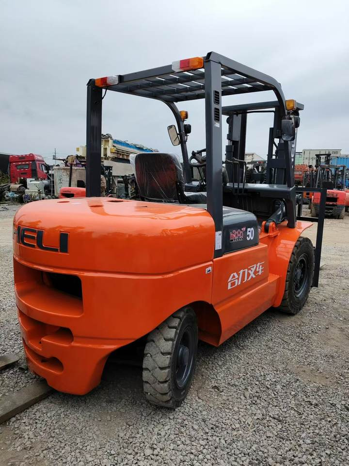 Used HELI Compact 5-ton Full Free Lift Mast Forklift Isuzu Engine - Chariot élévateur diesel: photos 3 Used HELI Compact 5-ton Full Free Lift Mast Forklift Isuzu Engine - Chariot élévateur diesel: photos 3