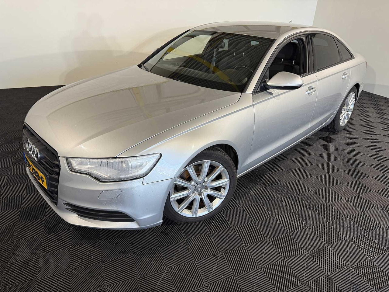 Audi A6 Limousine 2.8 FSI KH-288-P 236.914 km - Voiture: photos 1 Audi A6 Limousine 2.8 FSI KH-288-P 236.914 km - Voiture: photos 1