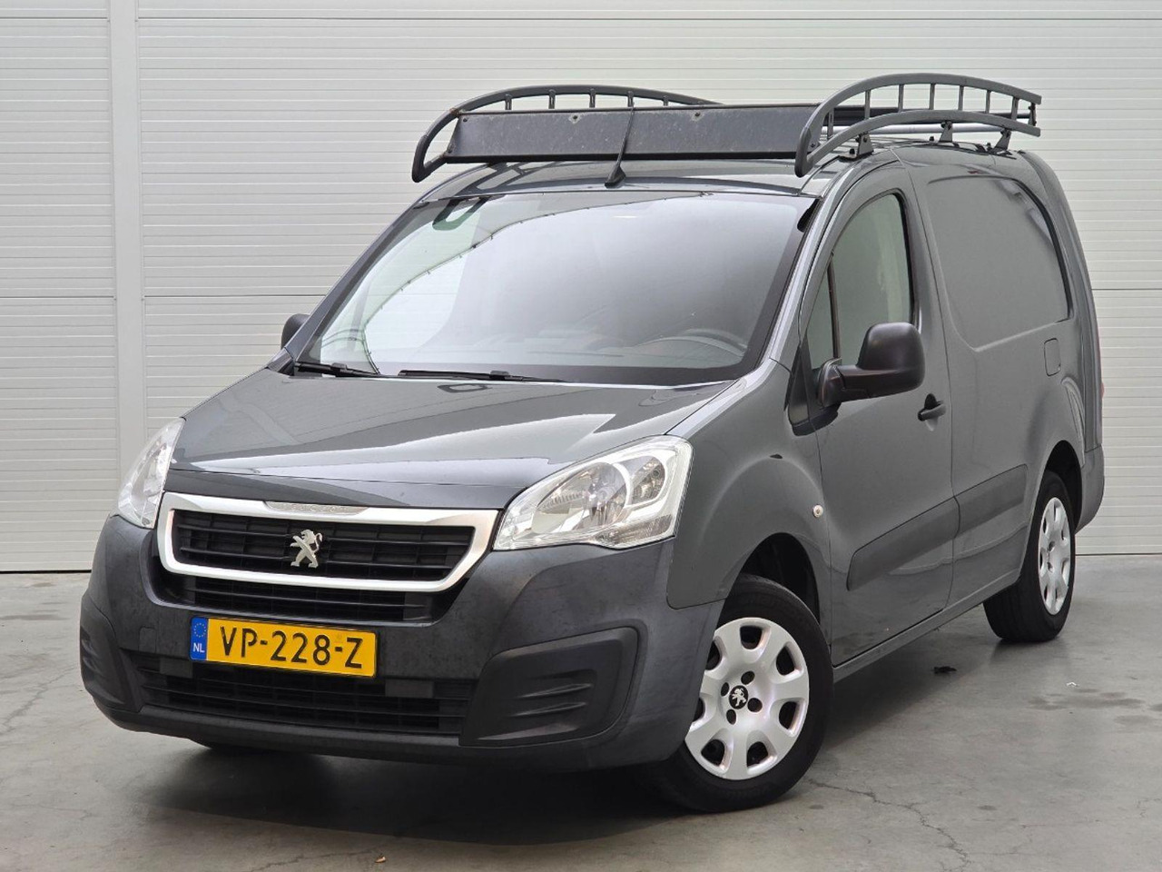 Peugeot Partner 122 1.6 HDi 90 L2 Première | 2015 | 169.353 km | VP228Z | NAP: Logisch - Autre matériel: photos 1 Peugeot Partner 122 1.6 HDi 90 L2 Première | 2015 | 169.353 km | VP228Z | NAP: Logisch - Autre matériel: photos 1