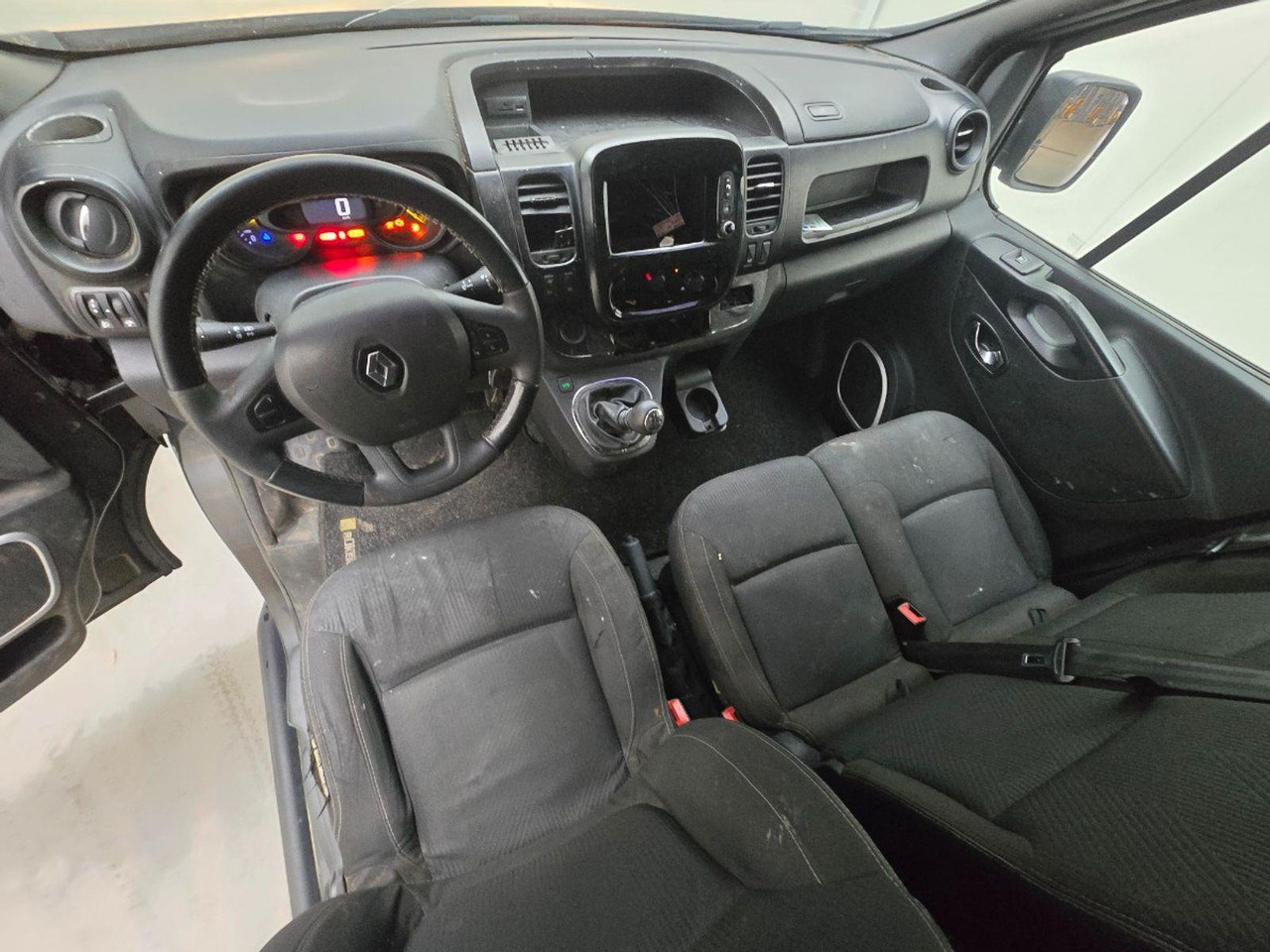 Renault Trafic 1.6 dCi T29 L2H2 Comfort Energy | 2015 | 305.750 km | VR261T | NAP: Logisch - Autre matériel: photos 5 Renault Trafic 1.6 dCi T29 L2H2 Comfort Energy | 2015 | 305.750 km | VR261T | NAP: Logisch - Autre matériel: photos 5
