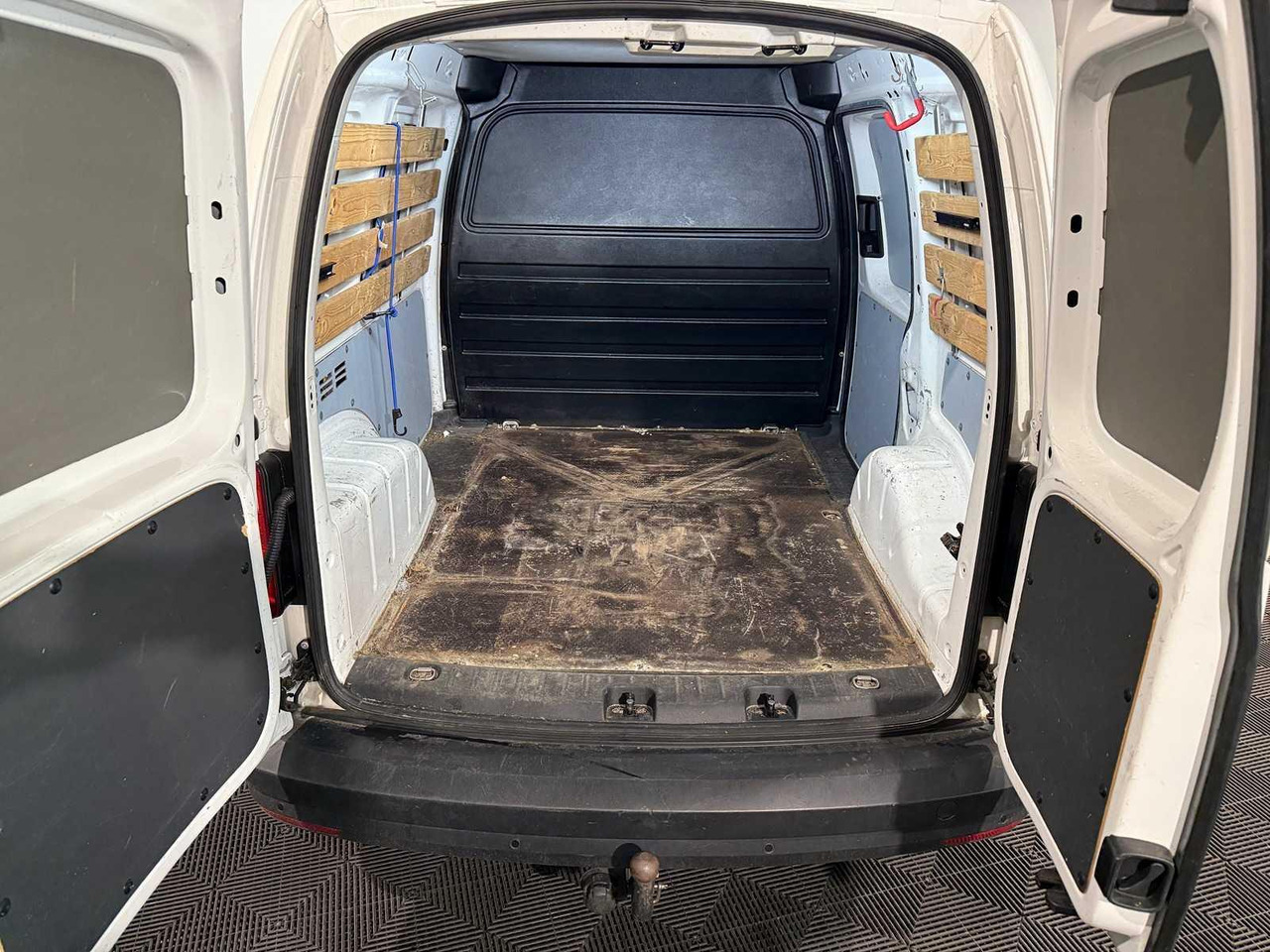 Volkswagen Caddy 2.0 TDI L1H1 BMT Comfortline VZ-140-J 169.307 km - Autre matériel: photos 3 Volkswagen Caddy 2.0 TDI L1H1 BMT Comfortline VZ-140-J 169.307 km - Autre matériel: photos 3