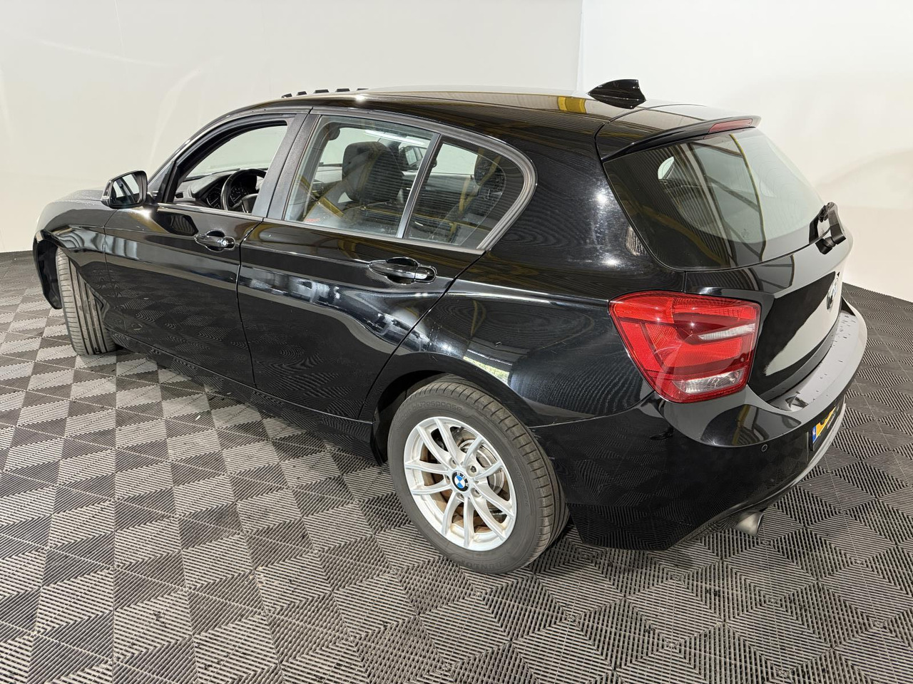 BMW | 1-serie | 116i Business | 2013 | 161.924 km | GB109S | Geen oordeel - Voiture à hayon: photos 3 BMW | 1-serie | 116i Business | 2013 | 161.924 km | GB109S | Geen oordeel - Voiture à hayon: photos 3