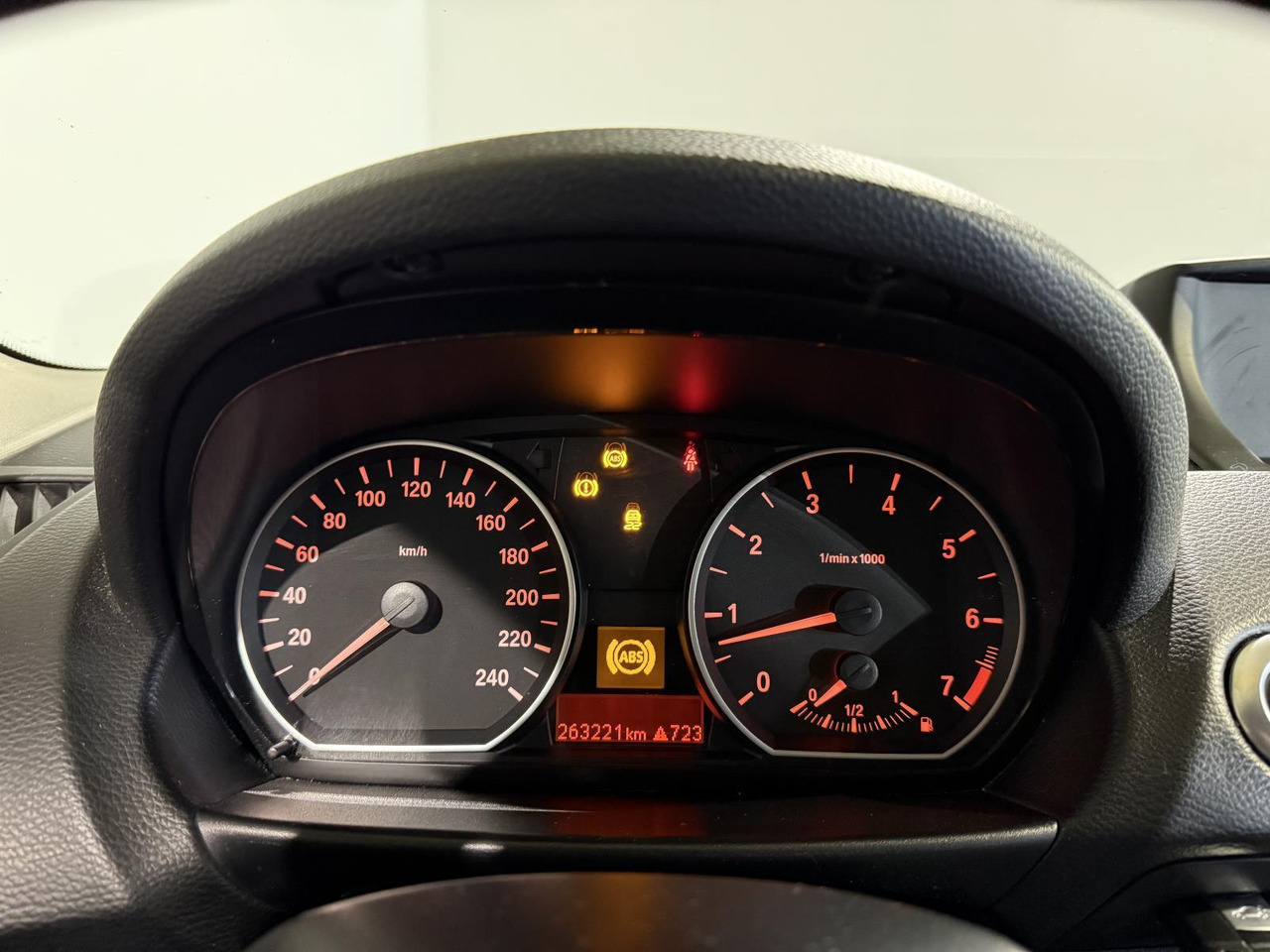 BMW | 1-serie | 116i EffDyn. Ed. Business Line Ultimate Edition | 2011 | 263.221 km | 05RHG5 | Logisch - Voiture à hayon: photos 2 BMW | 1-serie | 116i EffDyn. Ed. Business Line Ultimate Edition | 2011 | 263.221 km | 05RHG5 | Logisch - Voiture à hayon: photos 2
