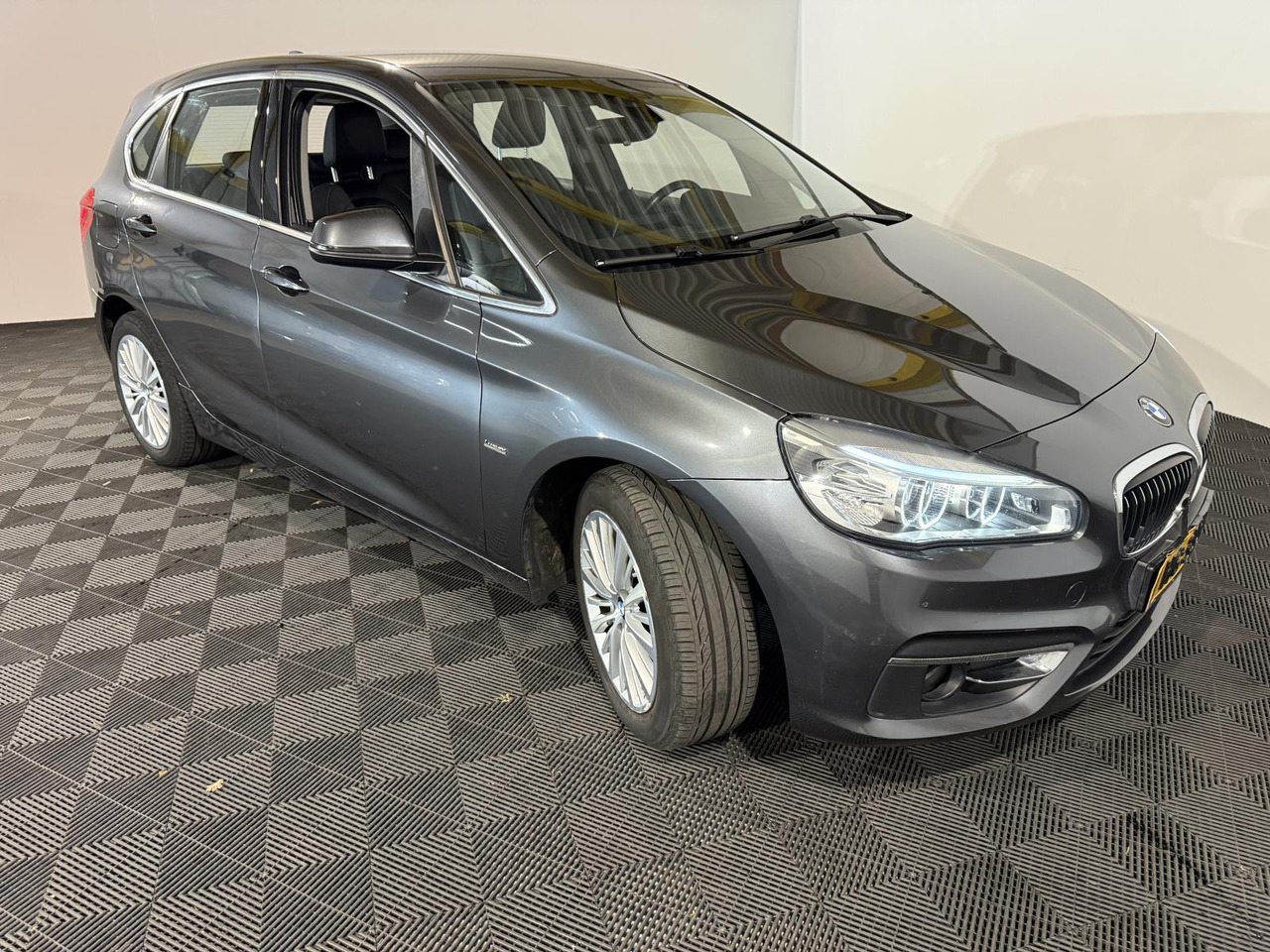 BMW | 2-serie Active Tourer | 218d Corporate Lease Luxury | 2015 | 223.959 km | HG351B | Logisch - Voiture: photos 3 BMW | 2-serie Active Tourer | 218d Corporate Lease Luxury | 2015 | 223.959 km | HG351B | Logisch - Voiture: photos 3