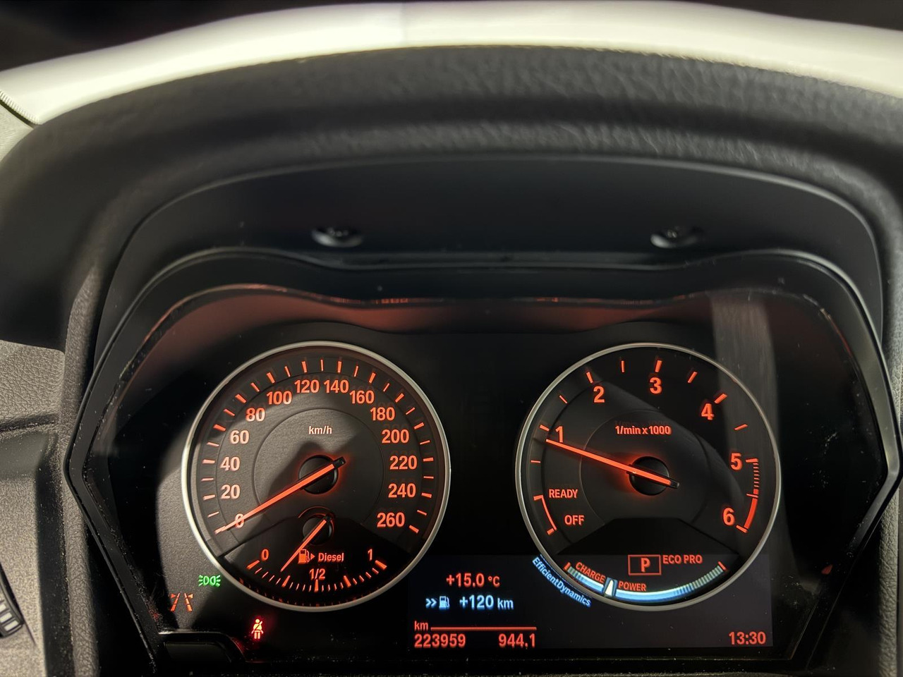 BMW | 2-serie Active Tourer | 218d Corporate Lease Luxury | 2015 | 223.959 km | HG351B | Logisch - Voiture: photos 4 BMW | 2-serie Active Tourer | 218d Corporate Lease Luxury | 2015 | 223.959 km | HG351B | Logisch - Voiture: photos 4