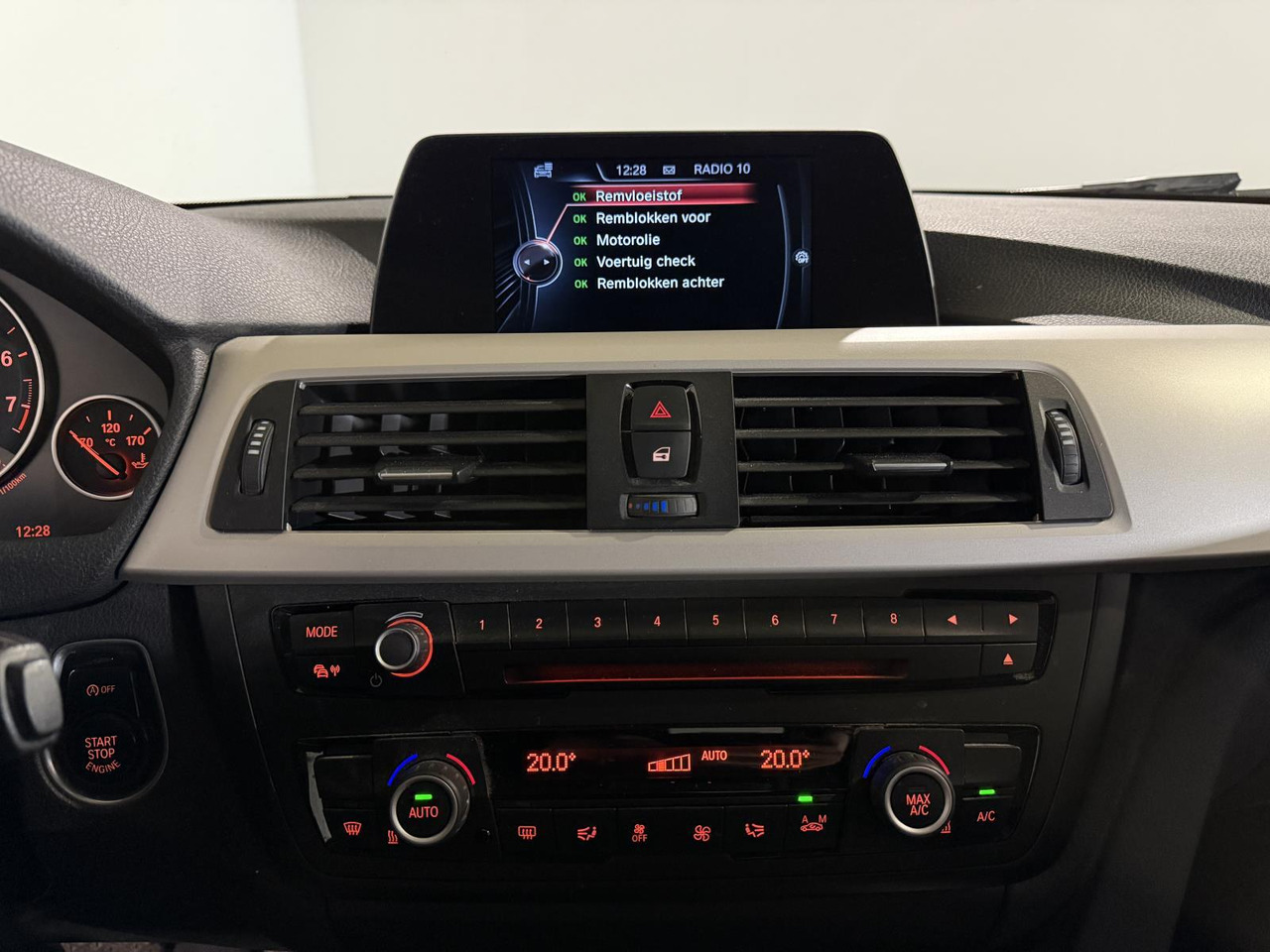 BMW | 4-serie Coupé | 420i Executive Automaat | 2015 | 213.401 km | 2ZGG53 | Logisch - Voiture: photos 5 BMW | 4-serie Coupé | 420i Executive Automaat | 2015 | 213.401 km | 2ZGG53 | Logisch - Voiture: photos 5