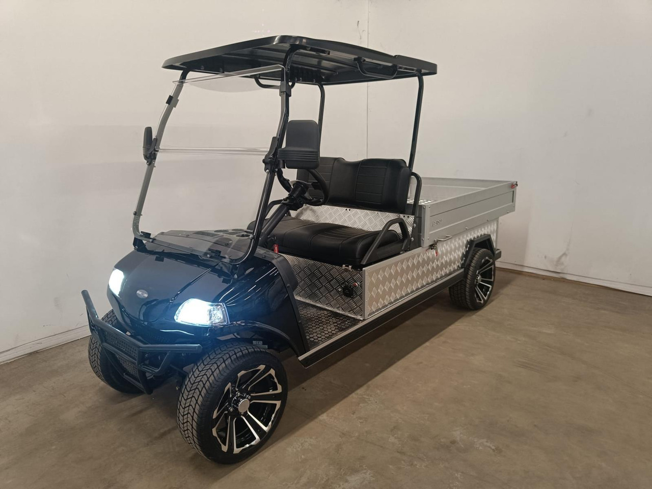 Bensel BSN 1000 2 Persoons Golfkar met Laadbak Zwart Nieuw - Voiturette de golf: photos 1 Bensel BSN 1000 2 Persoons Golfkar met Laadbak Zwart Nieuw - Voiturette de golf: photos 1