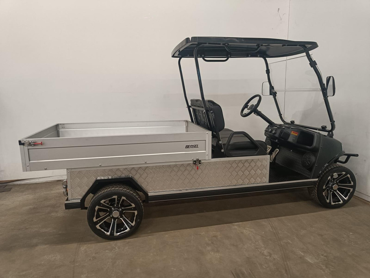 Bensel BSN 1000 2 Persoons Golfkar met Laadbak Zwart Nieuw - Voiturette de golf: photos 4 Bensel BSN 1000 2 Persoons Golfkar met Laadbak Zwart Nieuw - Voiturette de golf: photos 4