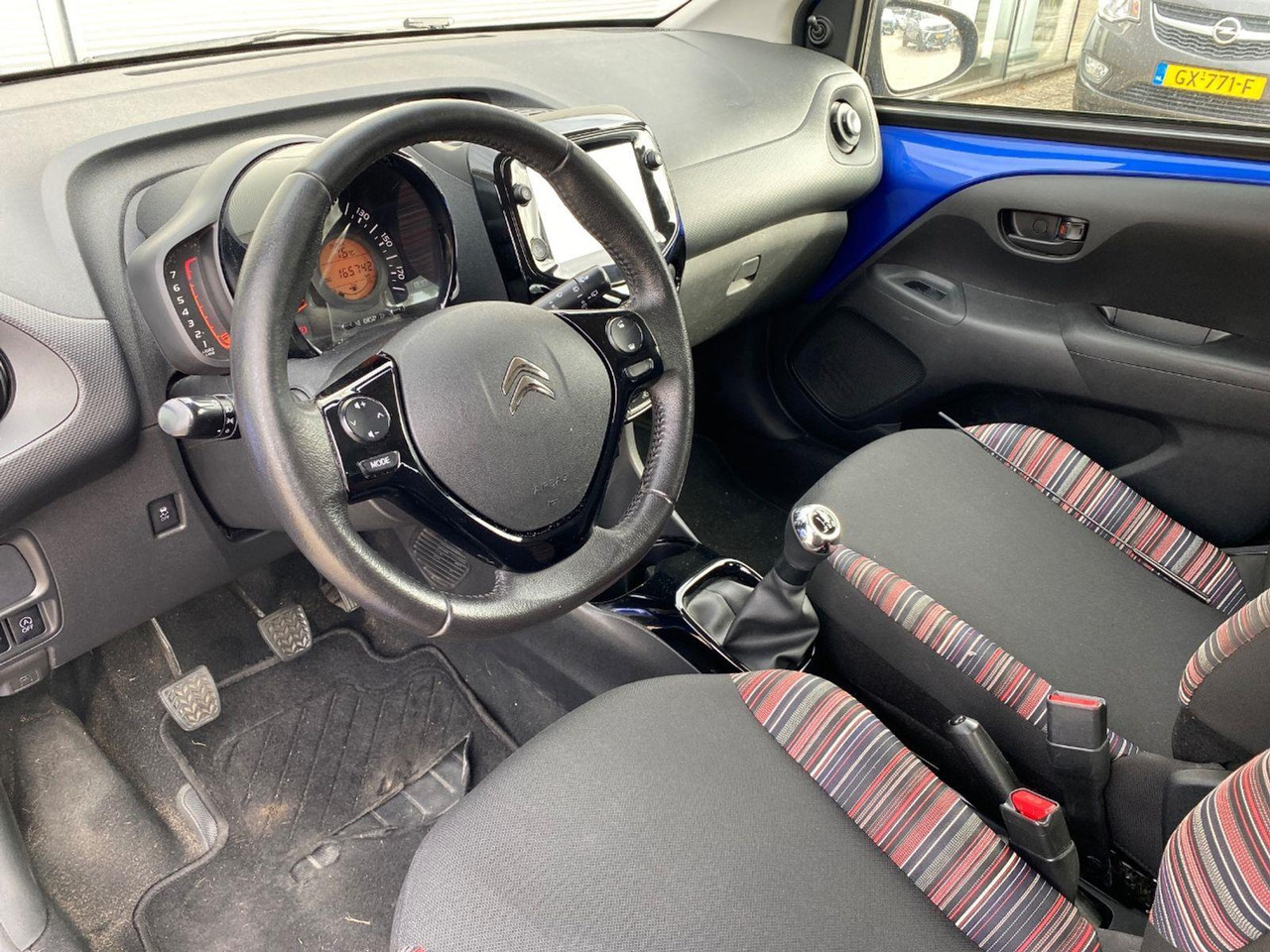 Citroen C1 1.0 VTi Feel | 2020 | 165.471 km | J717ZK | NAP: Logisch - Voiture à hayon: photos 5 Citroen C1 1.0 VTi Feel | 2020 | 165.471 km | J717ZK | NAP: Logisch - Voiture à hayon: photos 5