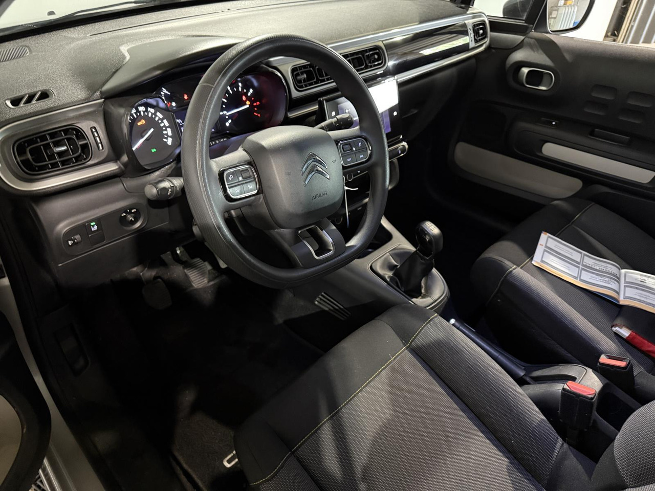 Citroen | C3 | 1.2 PureTech Feel 105g | 2016 | 175.577 km | KX240S | Logisch - Voiture à hayon: photos 5 Citroen | C3 | 1.2 PureTech Feel 105g | 2016 | 175.577 km | KX240S | Logisch - Voiture à hayon: photos 5