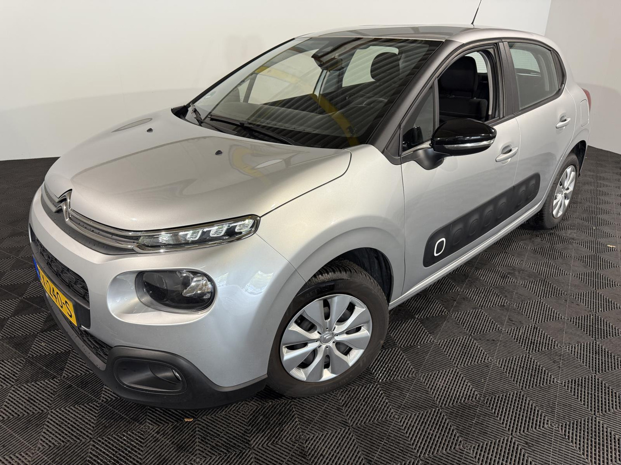 Citroen | C3 | 1.2 PureTech Feel 105g | 2016 | 175.577 km | KX240S | Logisch - Voiture à hayon: photos 1 Citroen | C3 | 1.2 PureTech Feel 105g | 2016 | 175.577 km | KX240S | Logisch - Voiture à hayon: photos 1