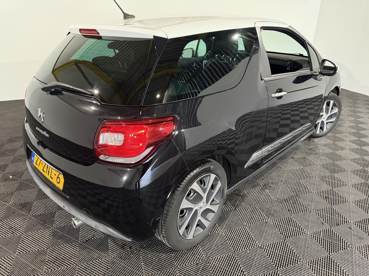 Citroen | DS3 | 1.2 VTi Business | 2013 | 136.694 km | 27ZNL6 | Logisch - Voiture à hayon: photos 5 Citroen | DS3 | 1.2 VTi Business | 2013 | 136.694 km | 27ZNL6 | Logisch - Voiture à hayon: photos 5