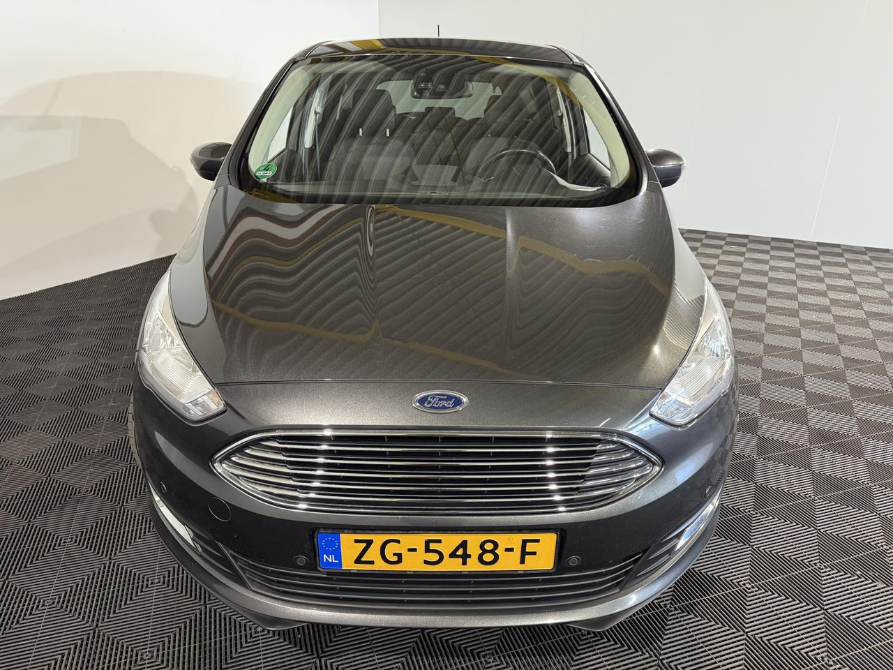 Ford C-Max 1.0 Titanium ZG-548-F 186.382 km - Voiture: photos 2 Ford C-Max 1.0 Titanium ZG-548-F 186.382 km - Voiture: photos 2