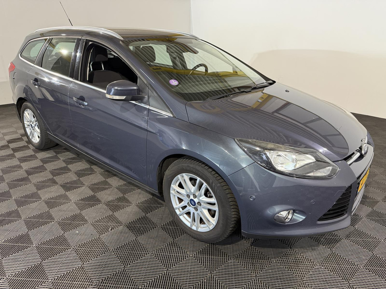 Ford | Focus Wagon | 1.0 EcoBoost Edition Plus | 2014 | 240.673 km | 4TXL50 | Logisch - Voiture: photos 3 Ford | Focus Wagon | 1.0 EcoBoost Edition Plus | 2014 | 240.673 km | 4TXL50 | Logisch - Voiture: photos 3