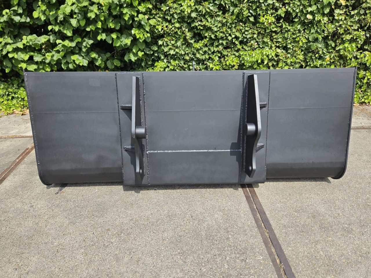 Grondbak t.b.v. Verreiker – Nieuw, Breedte 220 cm (1) - Godet pour chargeur: photos 2 Grondbak t.b.v. Verreiker – Nieuw, Breedte 220 cm (1) - Godet pour chargeur: photos 2