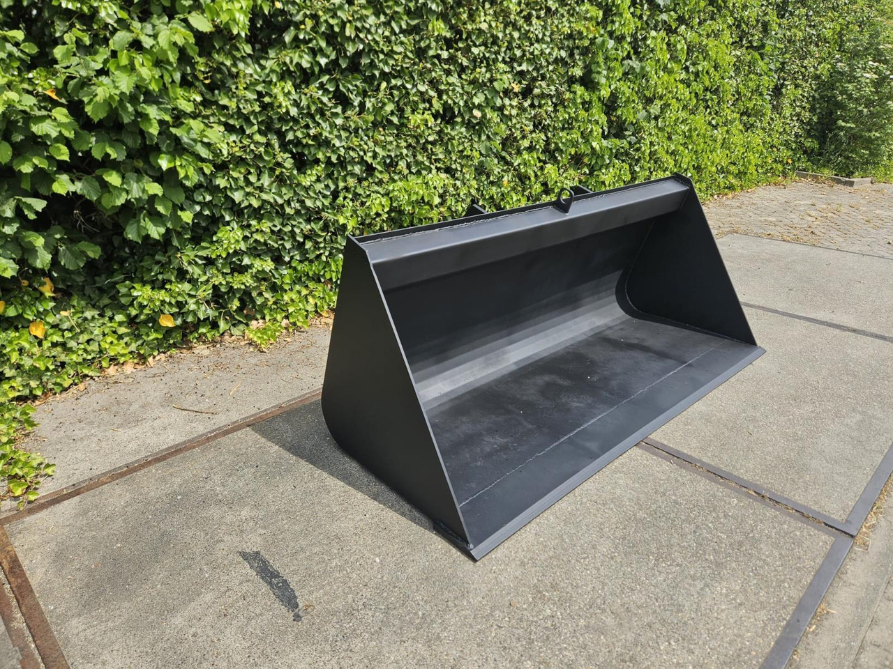 Grondbak t.b.v. Verreiker – Nieuw, Breedte 220 cm (1) - Godet pour chargeur: photos 1 Grondbak t.b.v. Verreiker – Nieuw, Breedte 220 cm (1) - Godet pour chargeur: photos 1