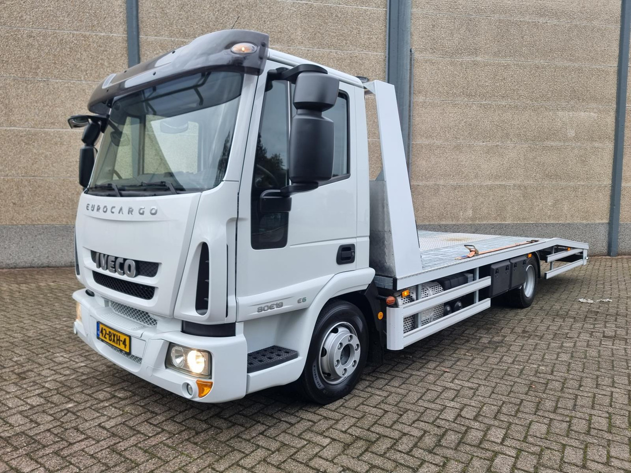 Iveco EuroCargo 80 Oprijwagen 42-BXH-4 - Camion porte-voitures: photos 1 Iveco EuroCargo 80 Oprijwagen 42-BXH-4 - Camion porte-voitures: photos 1