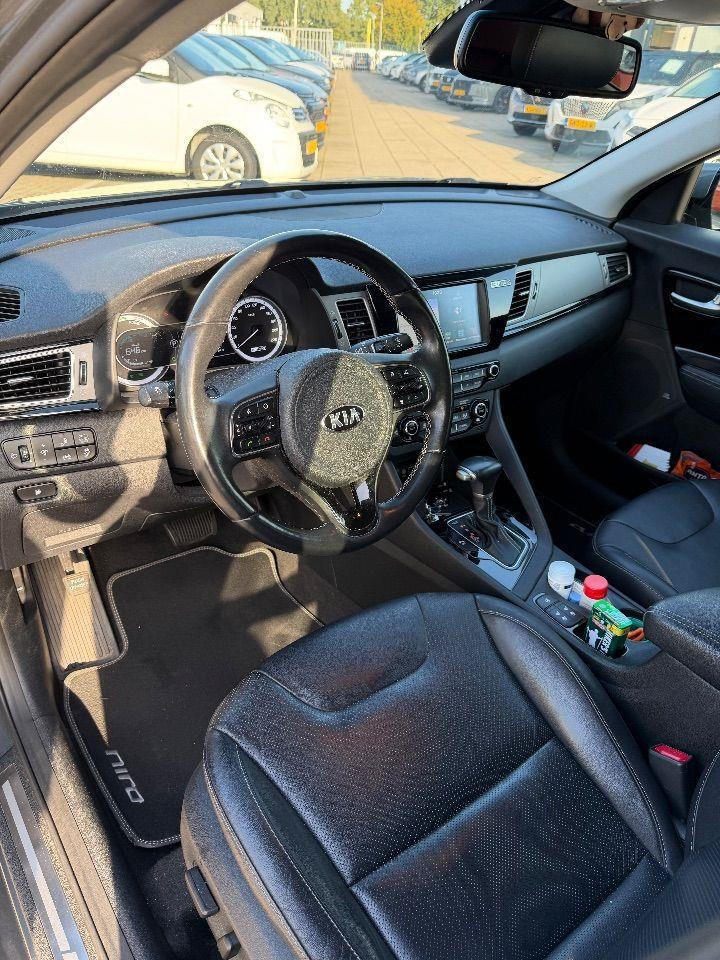 Kia Niro 1.6 GDi Hybrid ExecutiveLine | 2018 | 134.696 km | Automaat | SP708J | NAP: Logisch - SUV: photos 5 Kia Niro 1.6 GDi Hybrid ExecutiveLine | 2018 | 134.696 km | Automaat | SP708J | NAP: Logisch - SUV: photos 5