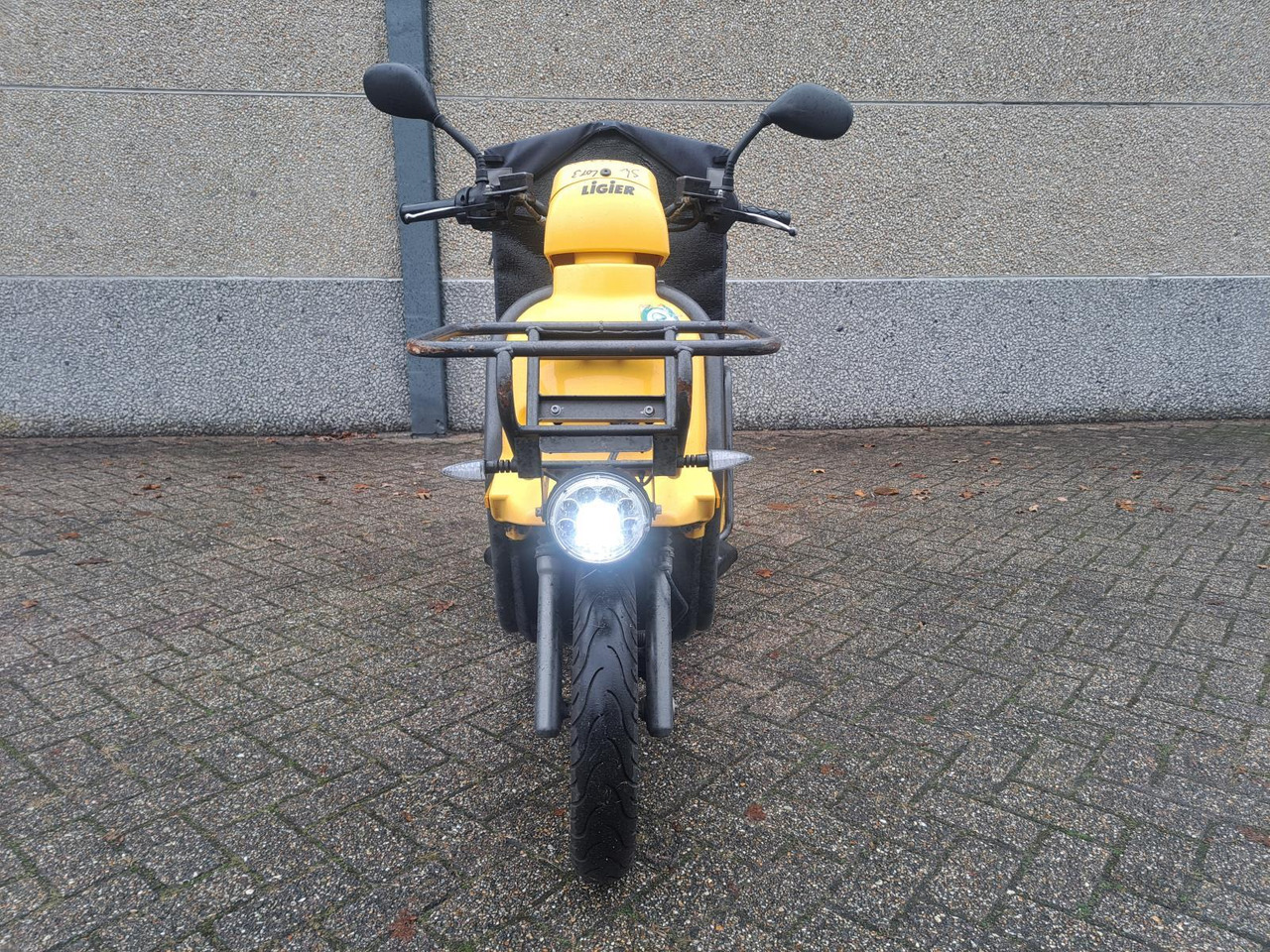 Ligier L2e-P Postscooter - Motocyclette: photos 2 Ligier L2e-P Postscooter - Motocyclette: photos 2