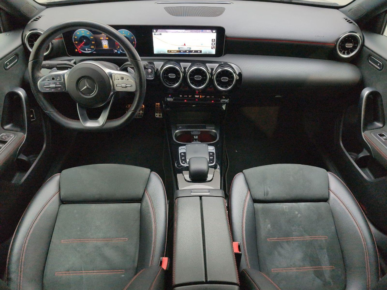 Mercedes-Benz A-klasse 180 Business Solution AMG | 2019 | 114.868 km | Automaat | L971KB | NAP: Geen oordeel - Berline: photos 5 Mercedes-Benz A-klasse 180 Business Solution AMG | 2019 | 114.868 km | Automaat | L971KB | NAP: Geen oordeel - Berline: photos 5