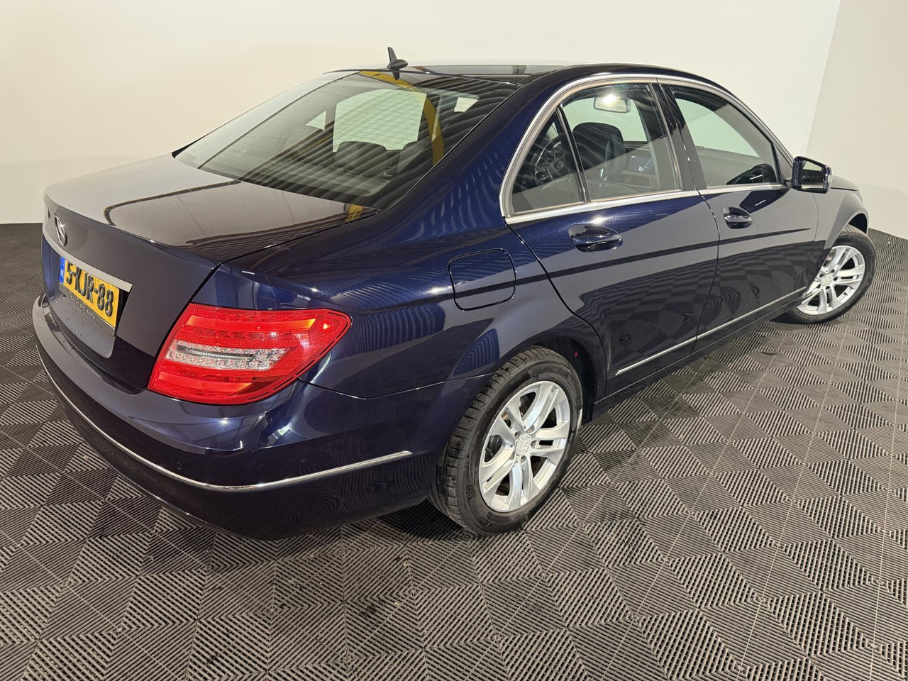 Mercedes-Benz C-klasse 220 CDI BlueEFFICIENCY Edition Avantgarde | 2013 | 348.866 km | 5-KJR-88 - Berline: photos 3 Mercedes-Benz C-klasse 220 CDI BlueEFFICIENCY Edition Avantgarde | 2013 | 348.866 km | 5-KJR-88 - Berline: photos 3