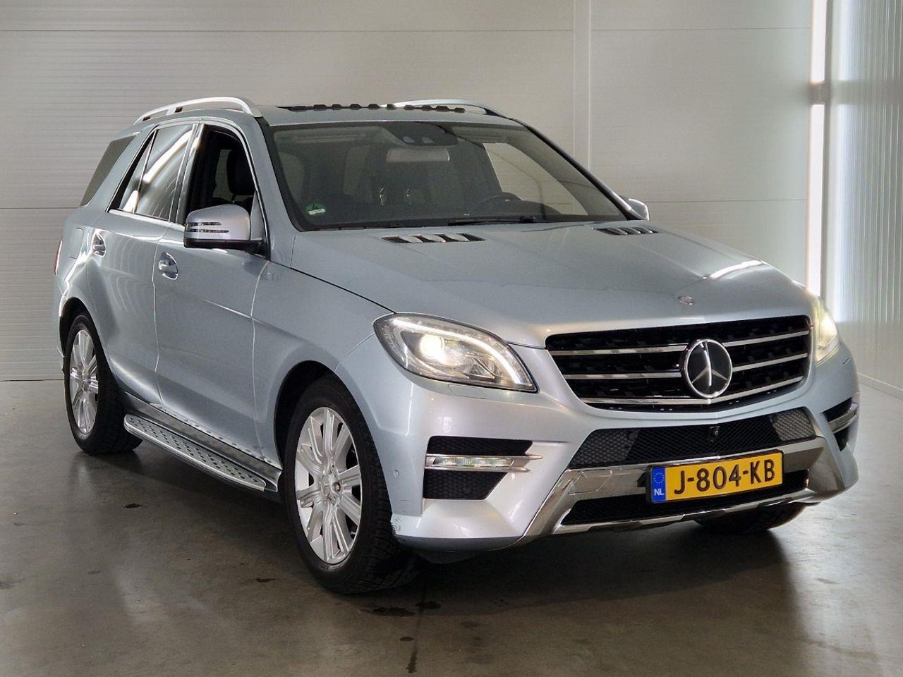 Mercedes - Benz M - klasse 350 BlueTEC | 2014 | 225.732 km | J804KB | NAP: Geen oordeel - SUV: photos 2 Mercedes - Benz M - klasse 350 BlueTEC | 2014 | 225.732 km | J804KB | NAP: Geen oordeel - SUV: photos 2