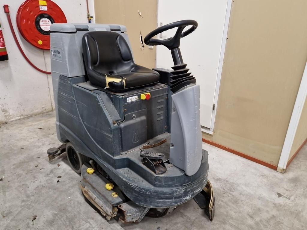 Nilfisk BR 755 Ecoflex Zit-Schrobmachine – 2015 - Machine de nettoyage: photos 2 Nilfisk BR 755 Ecoflex Zit-Schrobmachine – 2015 - Machine de nettoyage: photos 2