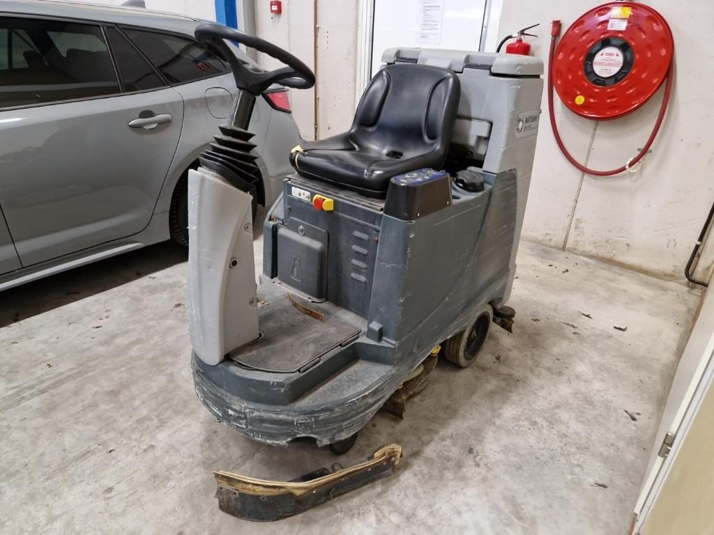 Nilfisk BR 755 Ecoflex Zit-Schrobmachine – 2015 - Machine de nettoyage: photos 1 Nilfisk BR 755 Ecoflex Zit-Schrobmachine – 2015 - Machine de nettoyage: photos 1